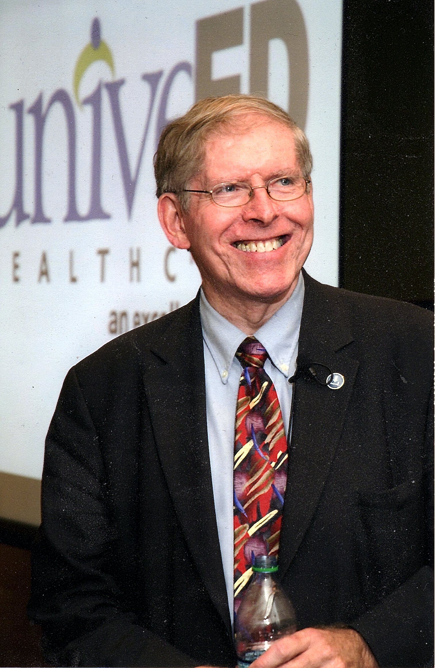 e-Patient-Dave-on-ONC-tour-smiling-1513×2320